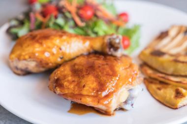 Izgaralar biftek teriyaki soslu tavuk