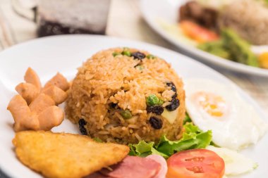 Amerikan kızarmış pilav