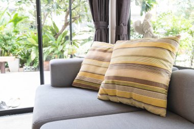 Kanepe dekorasyon güzel yastık 
