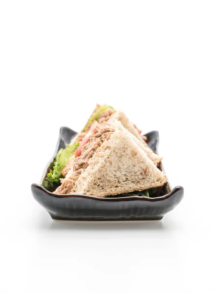 Tonijn sandwich op wit — Stockfoto