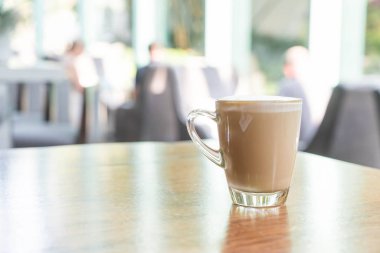 Sıcak latte kahve fincanı