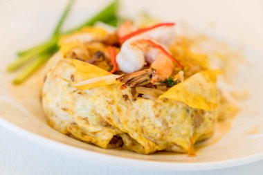 Tayland yemeği Pad Thai 