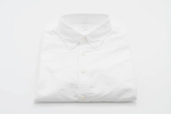 Camisa blanca sobre blanco —  Fotos de Stock