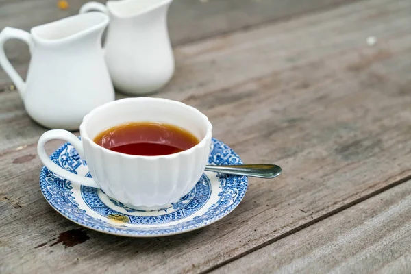 Английский чай на столе — стоковое фото