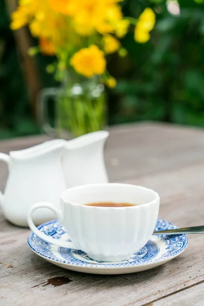 Englischer Tee auf dem Tisch — Stockfoto