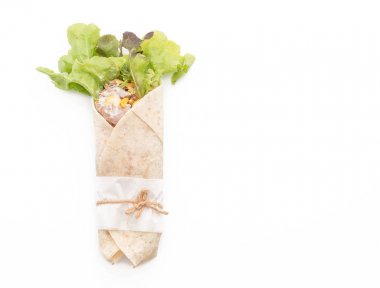 ton balıklı Mısır salata ile salata rulo sarma