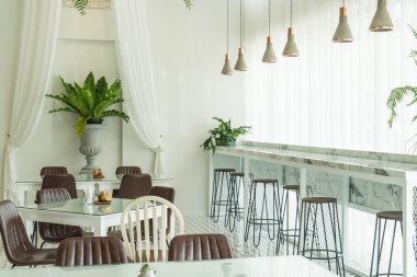 boş ahşap sandalye 