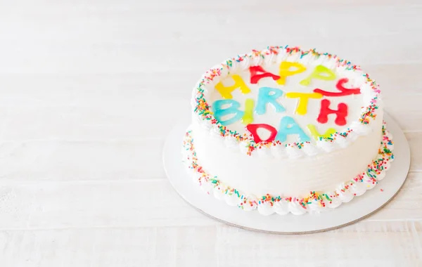 Feliz bolo de aniversário — Fotografia de Stock