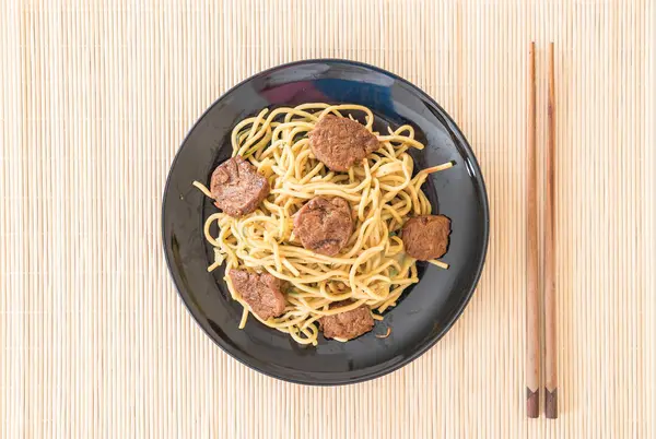 Gesauteerde noedels - veganistisch eten — Stockfoto