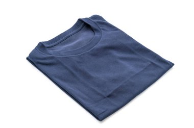 gömlek. beyaz üzerine katlanmış t-shirt 