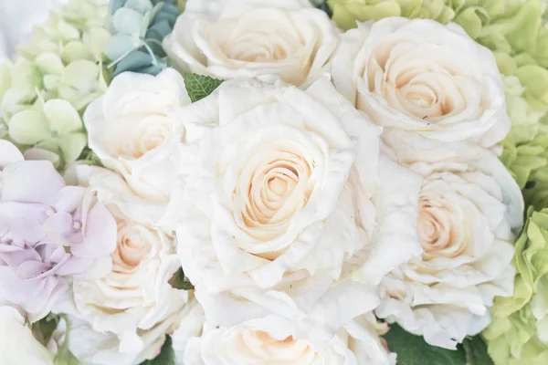 Mooie boeket bloemen voor achtergrond — Stockfoto