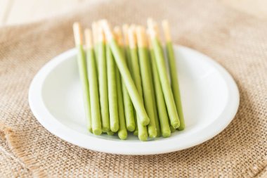 yeşil çay aromalı bisküvi sopayla