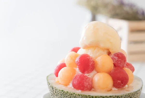 Lody Bingsu, słynny koreański lody melon — Zdjęcie stockowe