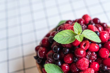 dondurulmuş karışık berry