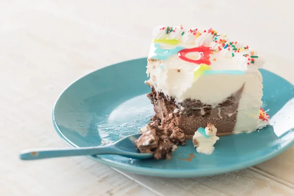 Feliz aniversário bolo de sorvete — Fotografia de Stock