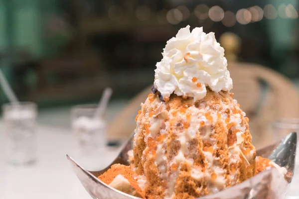 süt çay buz jöle ile tıraş ve krem şanti