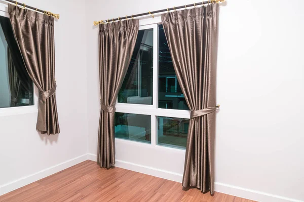 empty room with  curtains