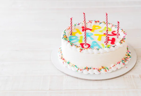 Feliz bolo de aniversário — Fotografia de Stock