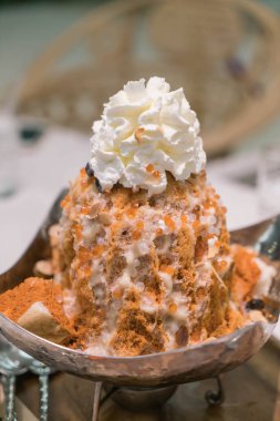 süt çay buz jöle ile tıraş ve krem şanti