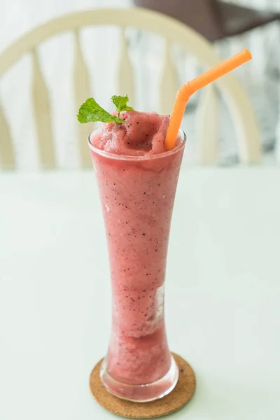 Smoothie mit gemischten Beeren — Stockfoto