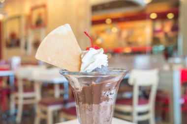 Çikolatalı dondurma dondurma