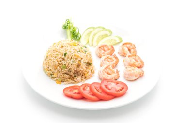 Kızarmış pirinç ve karides.