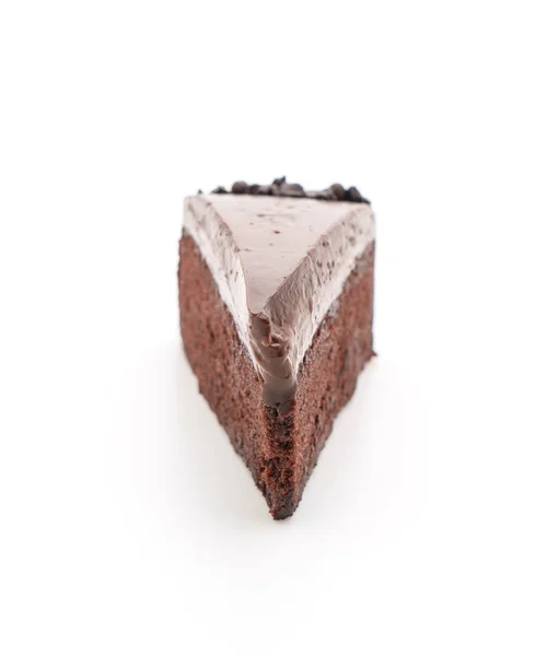 Шоколадный торт на белом — стоковое фото