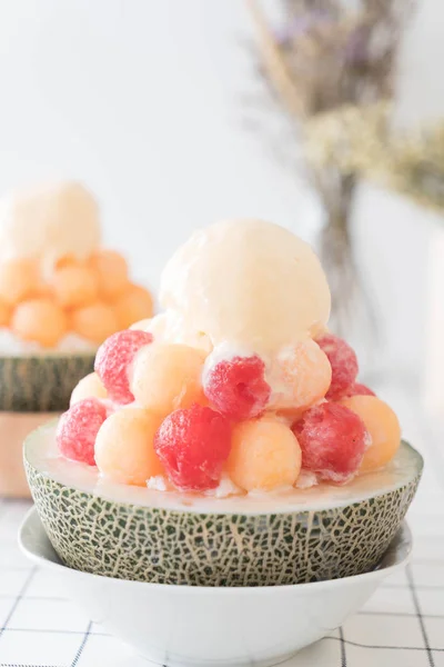 Lody Bingsu, słynny koreański lody melon — Zdjęcie stockowe