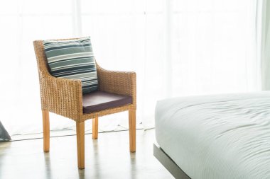 Kanepe oturma Interio dekorasyonda güzel lüks yastık