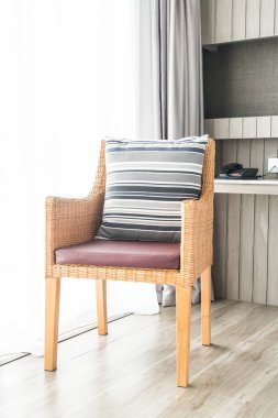 Kanepe oturma Interio dekorasyonda güzel lüks yastık