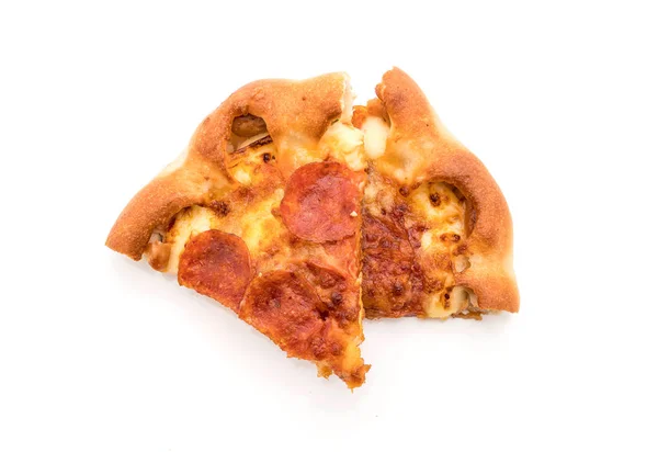 Hemmagjord Pepperoni Pizza på vit bakgrund — Stockfoto