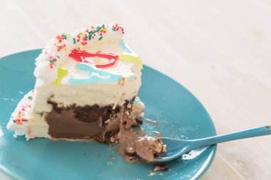 iyi ki doğdun dondurmalı pasta 