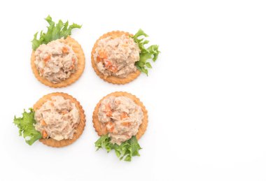 ton balıklı salata kraker ile