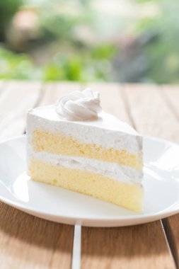 Hindistan cevizli pasta plaka üzerinde