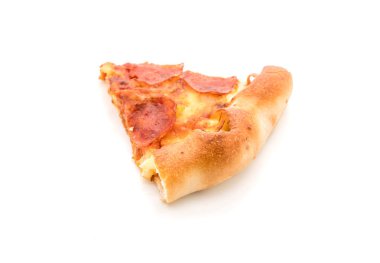 Beyaz zemin üzerine ev yapımı biberli Pizza 