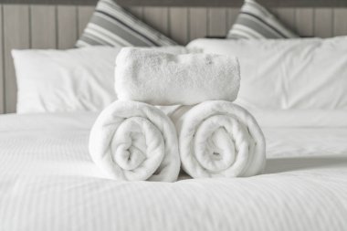 Yatak Dekorasyon yatak odası iç beyaz havlu 