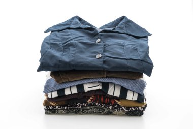 giyim üzerine beyaz yığınları 