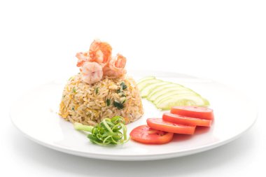 Kızarmış pirinç ve karides.