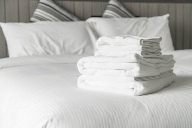 Yatak Dekorasyon yatak odası iç beyaz havlu 