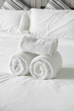 Yatak Dekorasyon yatak odası iç beyaz havlu 