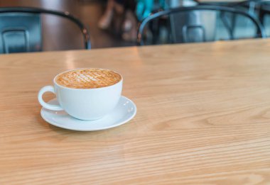 Sıcak karamel macchiato 