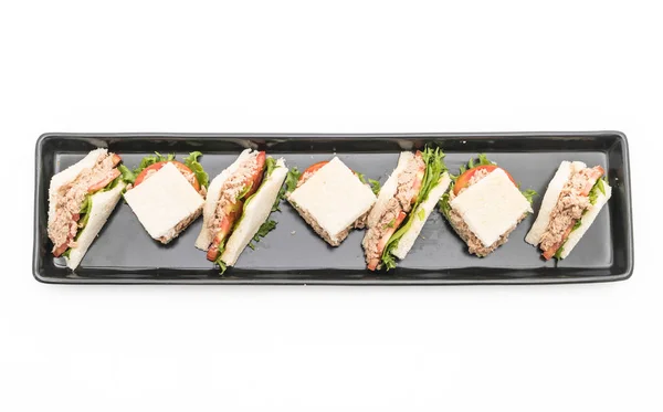 Tonijn sandwich op wit — Stockfoto