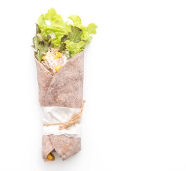 ton balıklı Mısır salata ile salata rulo sarma