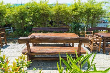 boş ahşap sandalye 