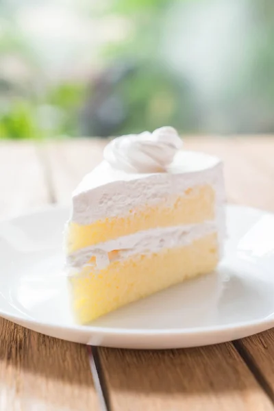 Gâteau de noix de coco sur assiette — Photo