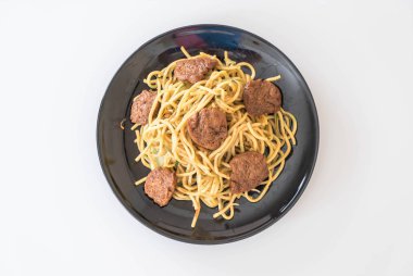 tavada kızartılmış erişte - vegan gıda