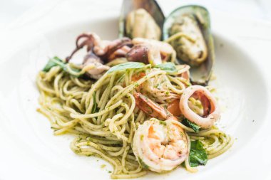 peasto Baharatlı deniz ürünleri 