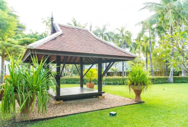 Bulunan eski ahşap köşk