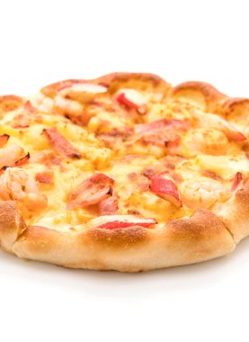 Beyaz arka plan üzerinde izole hawaiian deniz ürünleri pizza 