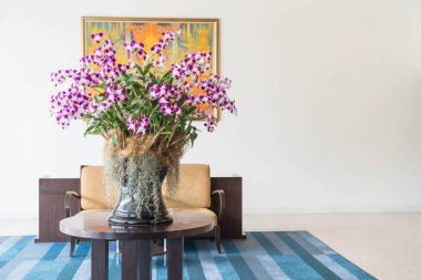 orkide buketi çiçek dekorasyonu salon iç 